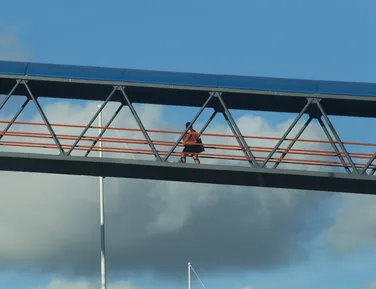 Projeto prevê multa por negligência em passarelas públicas de Salvador - Imagem