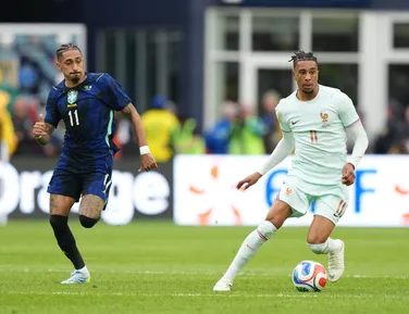 Raphinha e Wesley são desconvocados pelo Brasil às vésperas da Copa do Mundo - Imagem