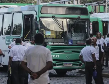 Rodoviários paralisam estação e preparam campanha salarial em Salvador - Imagem