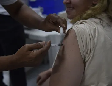 Shopping de Salvador vacina contra gripe em horário estendido - Imagem