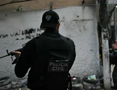 Vereador preso e mãe de Oruam foragida: operação policial no Rio mira CV - Imagem