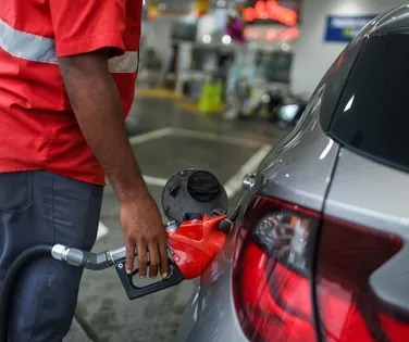 Preços da gasolina e do diesel sofrem redução na Bahia; saiba valores - Imagem