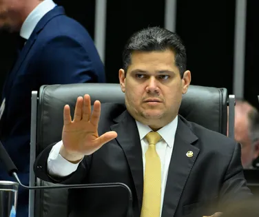 Alcolumbre fatia texto para facilitar derrubada de veto de Lula - Imagem