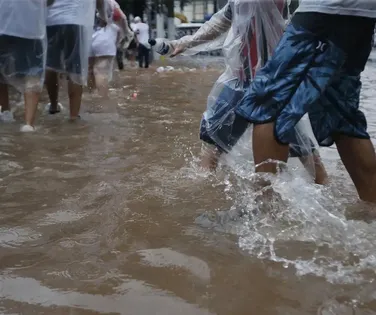 Alerta máxima: chuvas intensas atingem cidades da Bahia - Imagem