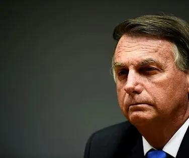 Moraes nega pedido de Bolsonaro para ampliar visitas dos filhos - Imagem