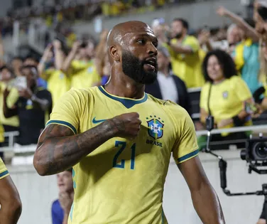 Atacante da Seleção marcou gol contra em Vitória x Cruzeiro; relembre - Imagem