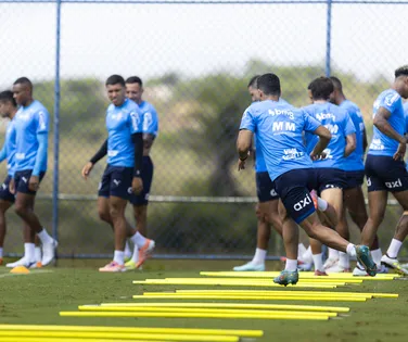 Atacante do Bahia treina normalmente e vira reforço contra o Palmeiras - Imagem