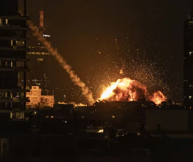 Ataque: imagens mostram bombardeios dos EUA contra Irã - Imagem