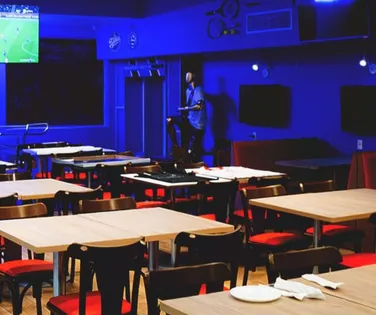 Bar do Bahia: clube inaugura espaço para torcida com 15 TVs e PS4 - Imagem