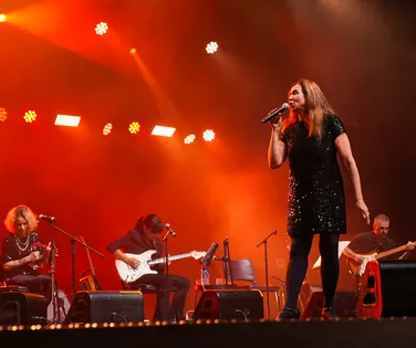 Belchior ganha tributo emocionante com trio feminino em Salvador - Imagem