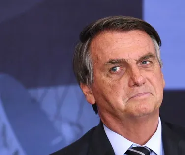 Bolsonaro solto? Defesa entra com pedido de revisão da sentença - Imagem