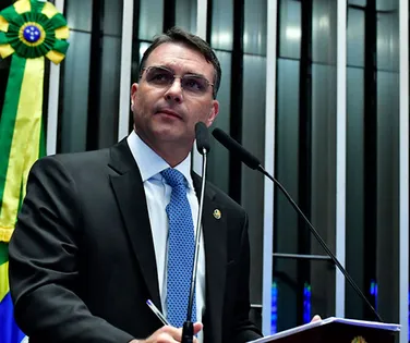 Câmara aprova título de Cidadão Soteropolitano a Flávio Bolsonaro - Imagem