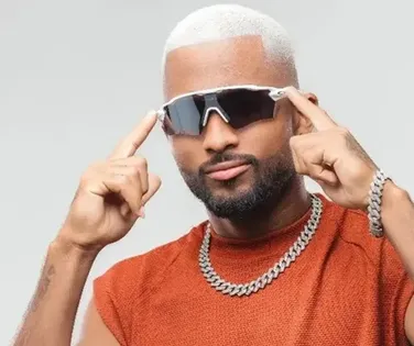 Cantor Zau O Pássaro morre em grave acidente na BR-116 - Imagem