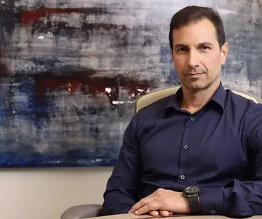 CEO da Multiplan, rede de shoppings, ataca fim da escala 6x1 e vê risco para salários - Imagem