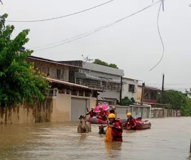 Chuvas em Pernambuco e na Paraíba deixam mais de três mil desabrigados - Imagem