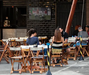 Clientes podem ganhar direito a água gratuita em restaurantes e bares - Imagem