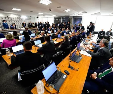 CPMI do INSS entra na reta final e prepara lista de indiciados com 200 nomes - Imagem