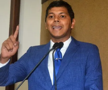 Comissão da ALBA entra em alerta contra cobrança abusiva no aeroporto - Imagem