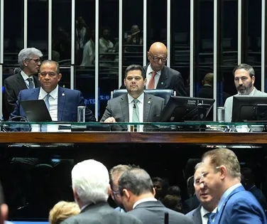 Congresso não tem data para votar veto ao PL que reduz pena de Bolsonaro - Imagem