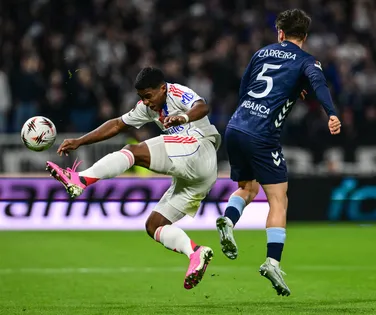 Convocado para Seleção, Endrick faz jogo apagado em eliminação do Lyon - Imagem