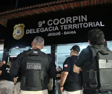 Crianças são baleadas em ataque a tiros em praça no interior da Bahia - Imagem