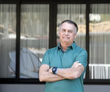 Em domiciliar, Bolsonaro pede que irmão de Michelle atue como cuidador - Imagem