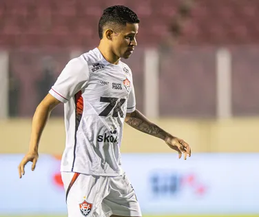 Erick é suspenso por dois jogos após acusar roubo da arbitragem - Imagem