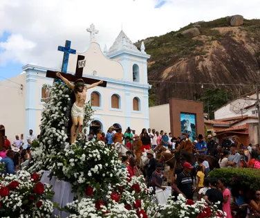 Fé e tradição: Jerônimo acompanha Festa dos Vaqueiros e entrega obras em Milagres - Imagem