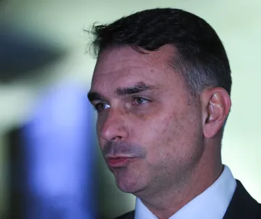 Vice de Flávio Bolsonaro deve ser definida após pesquisa - Imagem