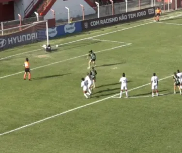 Goleira defende pênalti e Vitória empata no Brasileirão Feminino - Imagem