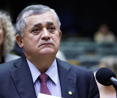 Governo mantém urgência em PL e gera impasse na Câmara dos Deputados - Imagem