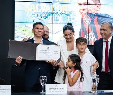 Ídolo do Vitória, Osvaldo recebe título de Cidadão Soteropolitano - Imagem
