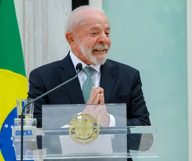 "Inaceitável", diz Lula após ataque a Donald Trump nos EUA - Imagem