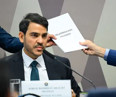 Aborto: indicado ao STF, Jorge Messias se diz "totalmente contra" a prática - Imagem