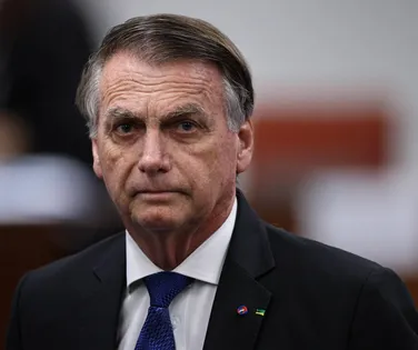 Jair Bolsonaro segue sem previsão de alta após uma semana na UTI - Imagem