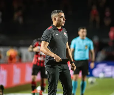 Jair Ventura exalta postura do Vitória e planeja força máxima no Nordestão - Imagem