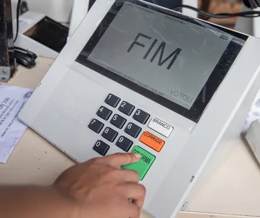 Janela partidária 2026: veja lista de deputados que trocaram de partidos - Imagem