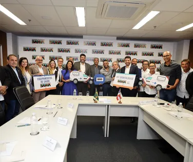 Ambulâncias: Jerônimo Rodrigues fortalece saúde em Santaluz - Imagem