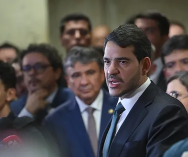 Jorge Messias repete Dilma e cita Darcy Ribeiro após derrota no Senado - Imagem