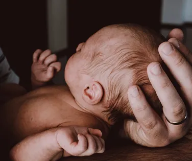 Licença-paternidade muda no Brasil nesta terça e pode chegar a 20 dias - Imagem