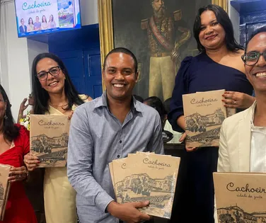 Livro didático valoriza cultura e memória de Cachoeira - Imagem
