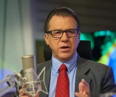 Luiz Marinho abre debate sobre fim da escala 6x1 em comissão especial - Imagem