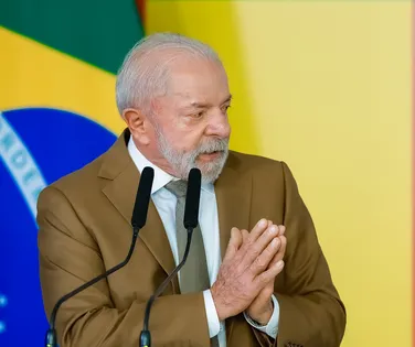 O pacote de Lula para segurar preço do petróleo no Brasil após guerra no Oriente Médio - Imagem