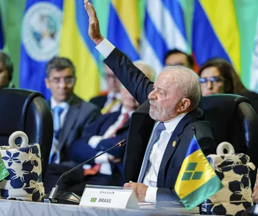 Lula chega ao Brasil para evento mundial sobre proteção de animais - Imagem