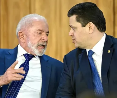 Lulinha e Messias: entenda o racha na relação entre Alcolumbre e Lula - Imagem