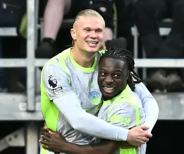 Manchester City vence e assume a liderança do Campeonato Inglês - Imagem