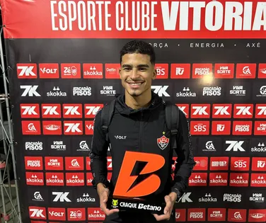 Melhor em campo, Renê agradece comparação com astro do futebol europeu - Imagem