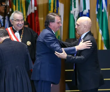 Moraes cede a apelo de Bolsonaro e libera visita de assessor de Trump - Imagem