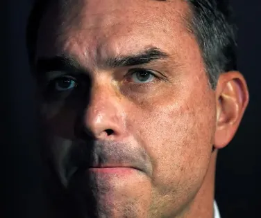 “Não há possibilidade”, diz Flávio sobre governo Trump invadir Brasil - Imagem