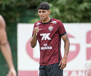 "Obrigação ganhar fora", afirma volante após derrota do Vitória - Imagem